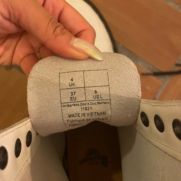 Dr. Martens 1460 white boots. Size 6/6.5. - Picture 4 of 5